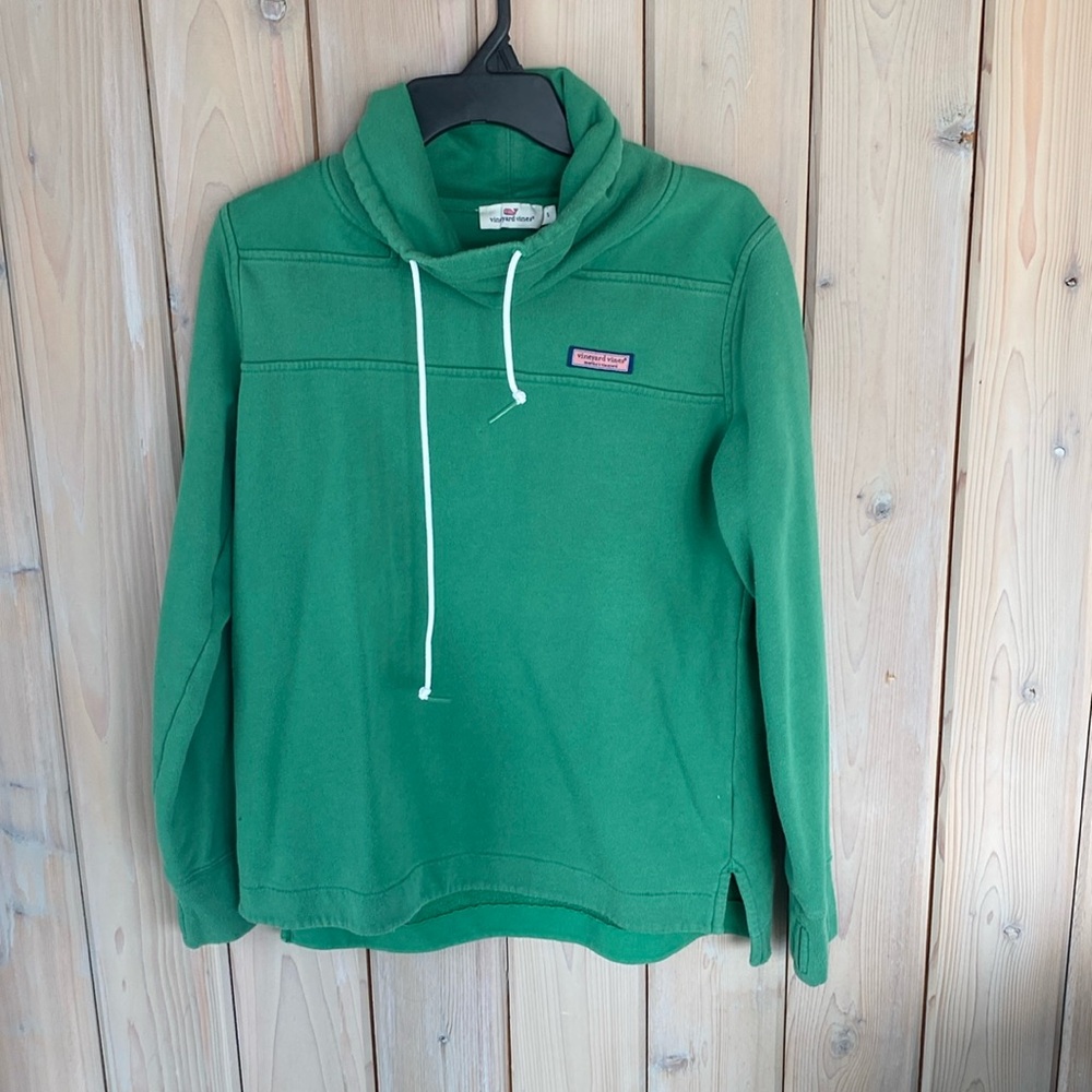Vineyard Vines sweatshirt